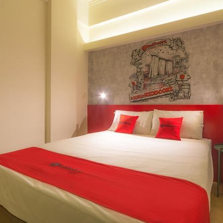 Hotel Reddoorz At Geylang Singapore Esterno foto