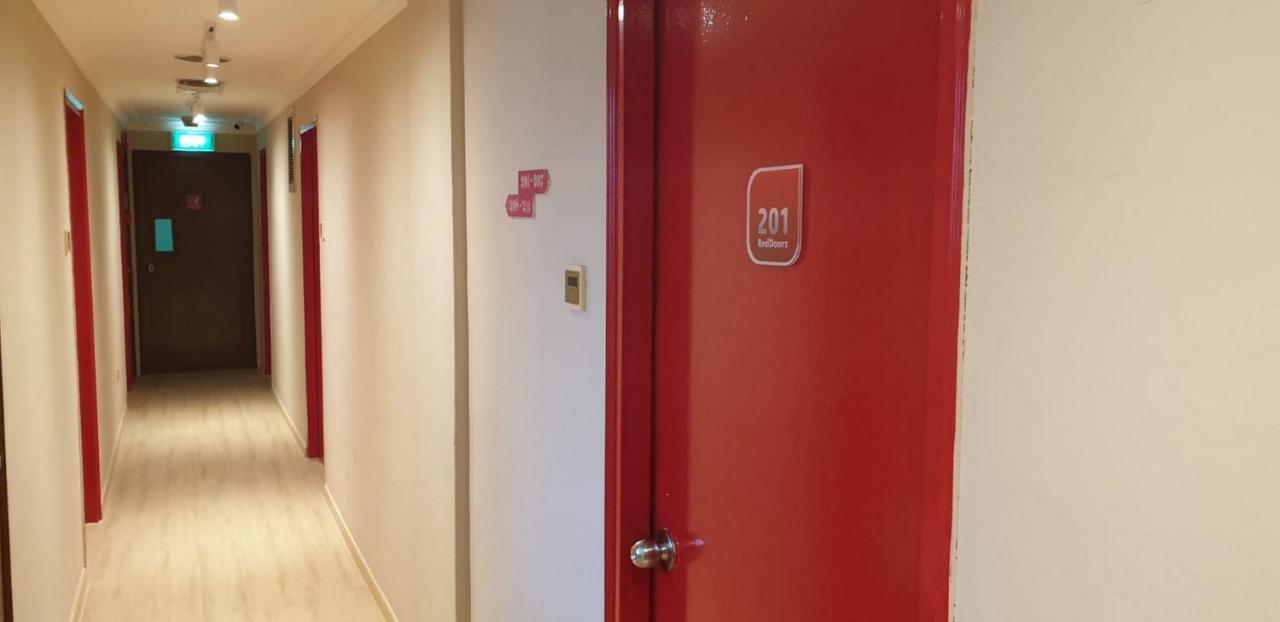 Hotel Reddoorz At Geylang Singapore Esterno foto