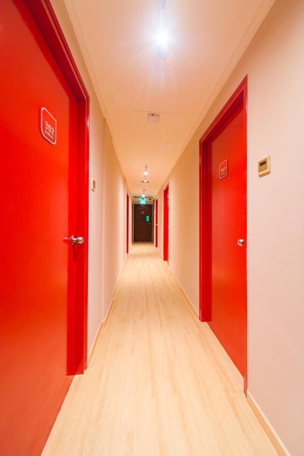 Hotel Reddoorz At Geylang Singapore Esterno foto
