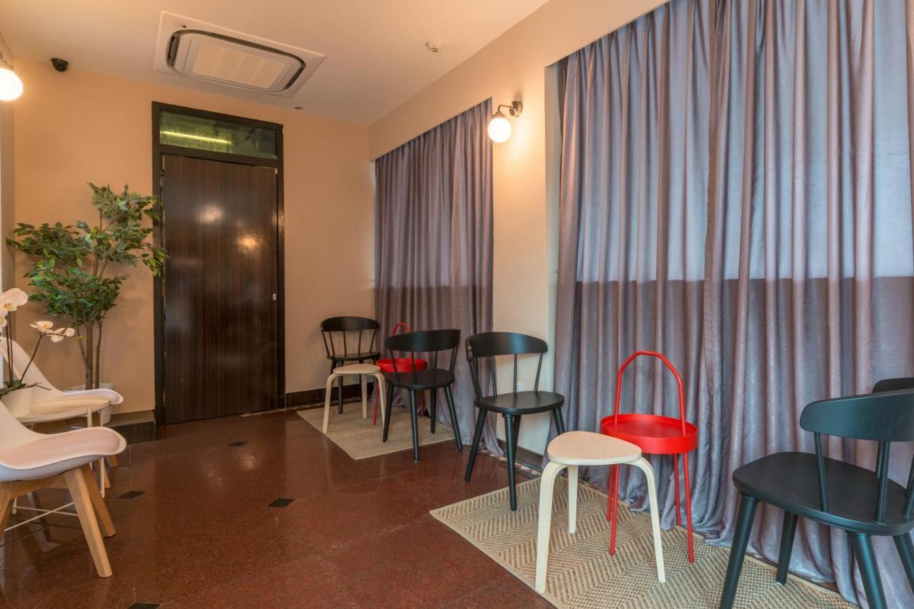 Hotel Reddoorz At Geylang Singapore Esterno foto